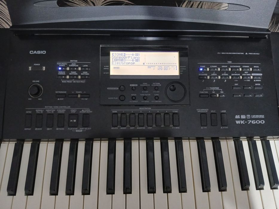 Электронный синтезатор Casio