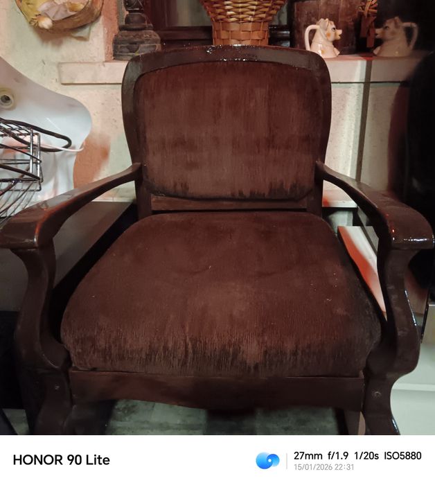 Стар дървен  ретро стол