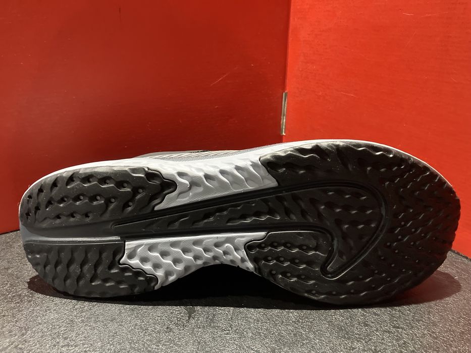 Оригинални! Nike Legend React 2 Shield - 46 ShoeMag