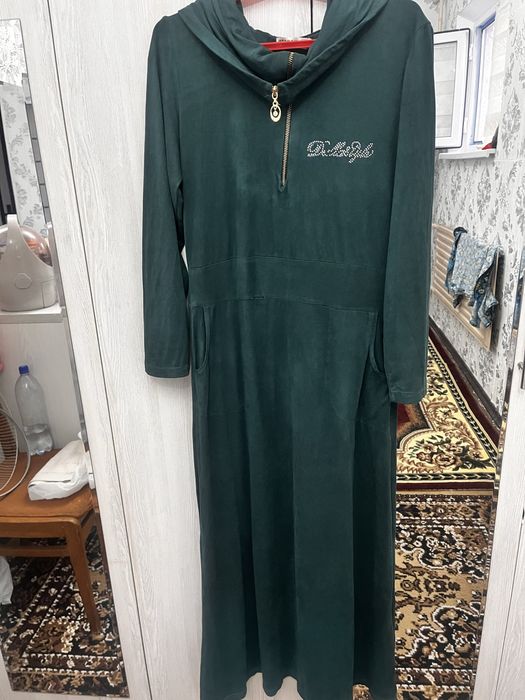 Платье длинное зеленное