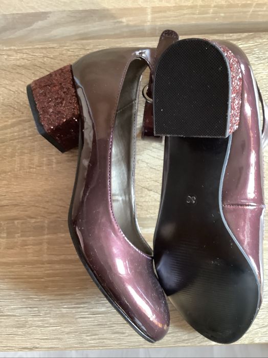 Нови дамски обувки, размер 38