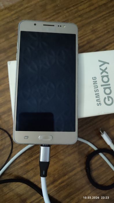 Продам мобильный телефон