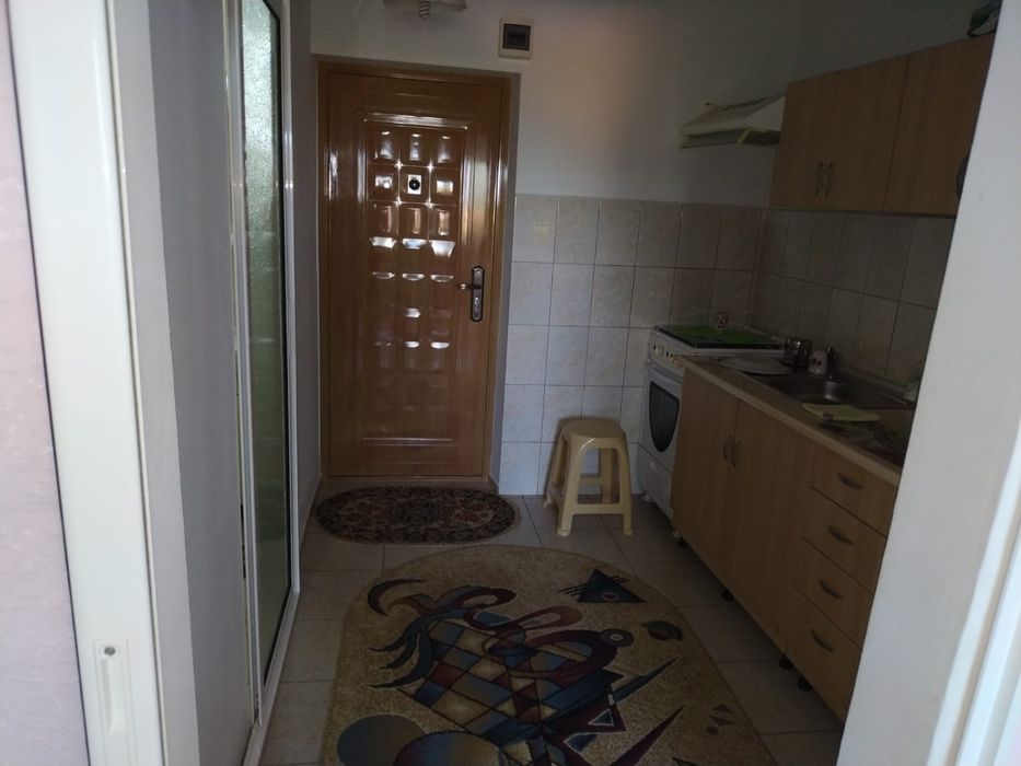 Închiriez garsonieră