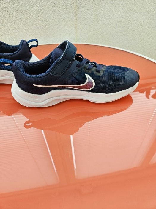 Детски маратонки Nike за момче номер 33. Много запазени.