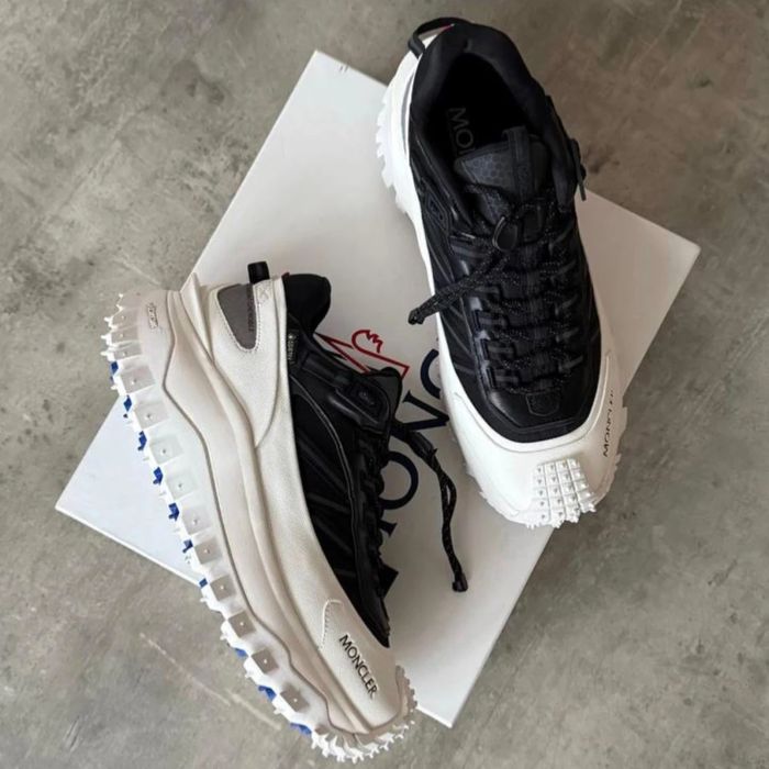 Mnclr "Black/White"