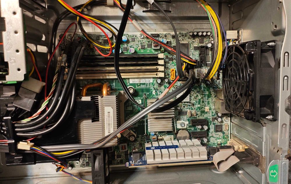 Продавам компютър HP Compaq 6005 Pro МТ