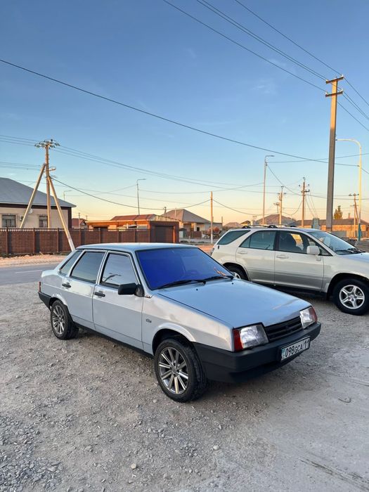 Продаю ваз 21099