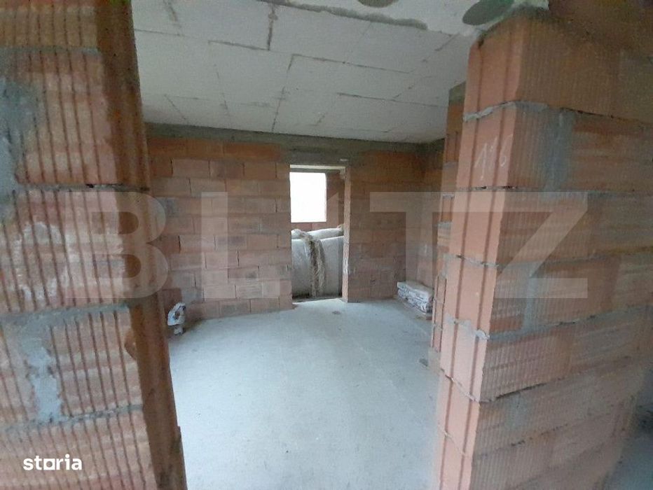 Casa individuala,180mp, 5000 mp teren plus Hala 550mp.CEPARI