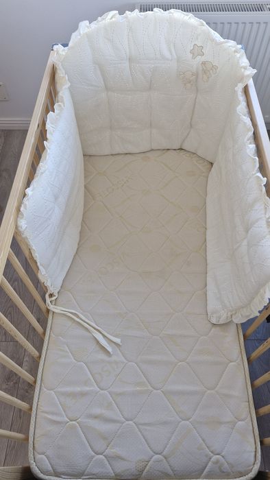 Pătuț din lemn cu saltea de cocos inclusa