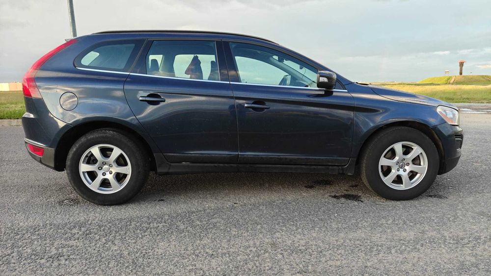 Volvo XC60, 2.0d, cu 5 pistoane, euro5 automat, 163cp - 2 chei - stare excelenta