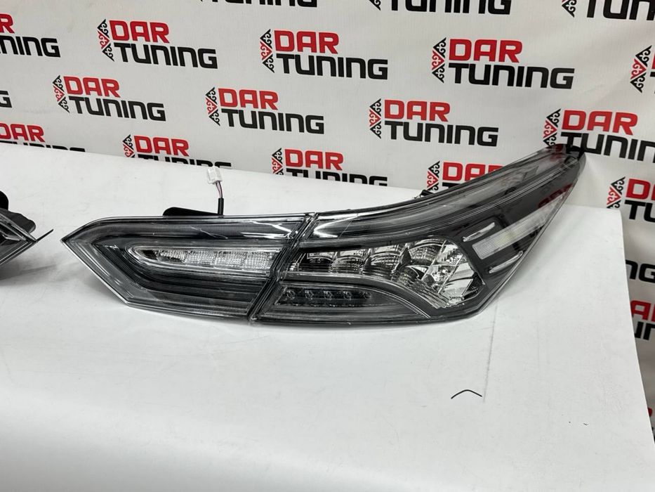 Фонари Toyota Camry 70 black onyx