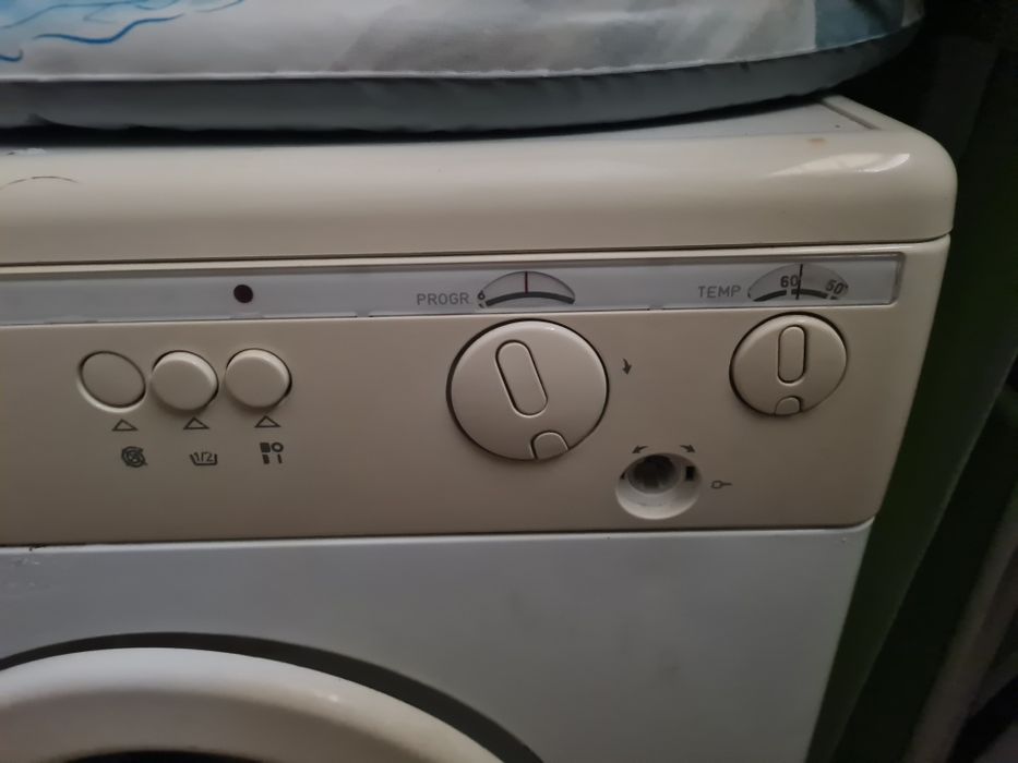 Пералня Raymont работеща, загубен бутон.