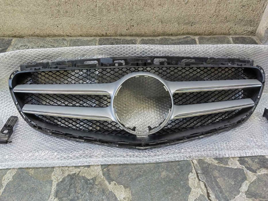 Mercedes w212 Предна решетка