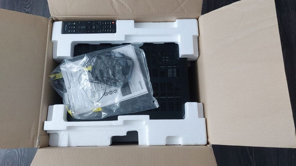 Vand receiver Pioneer VSX-933, 4K, 3D, Dolby atmos si Vision, BT, USB, HDMI ARC si CEC, WiFi si Play-Fi