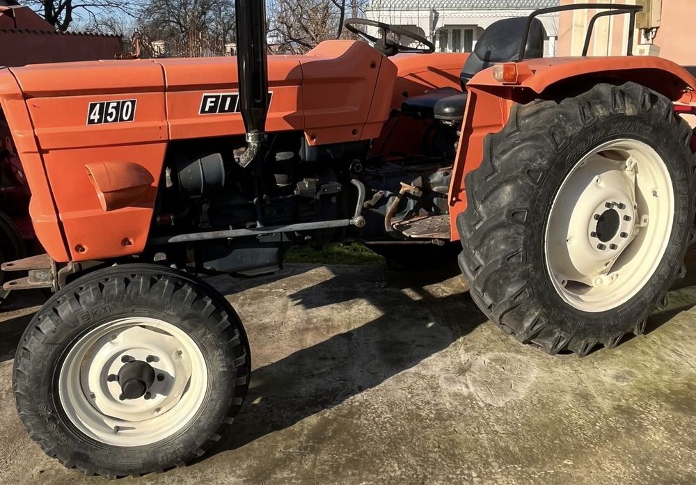Vand Tractor Fiat 450