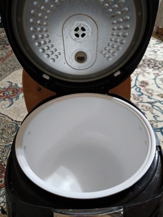 Продам Мультиварку Редмунд