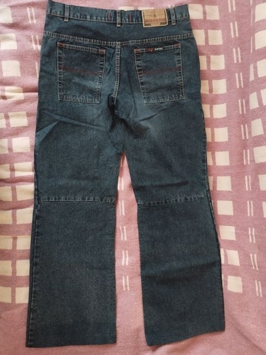 Брюки джинсы (трубы). 32 р