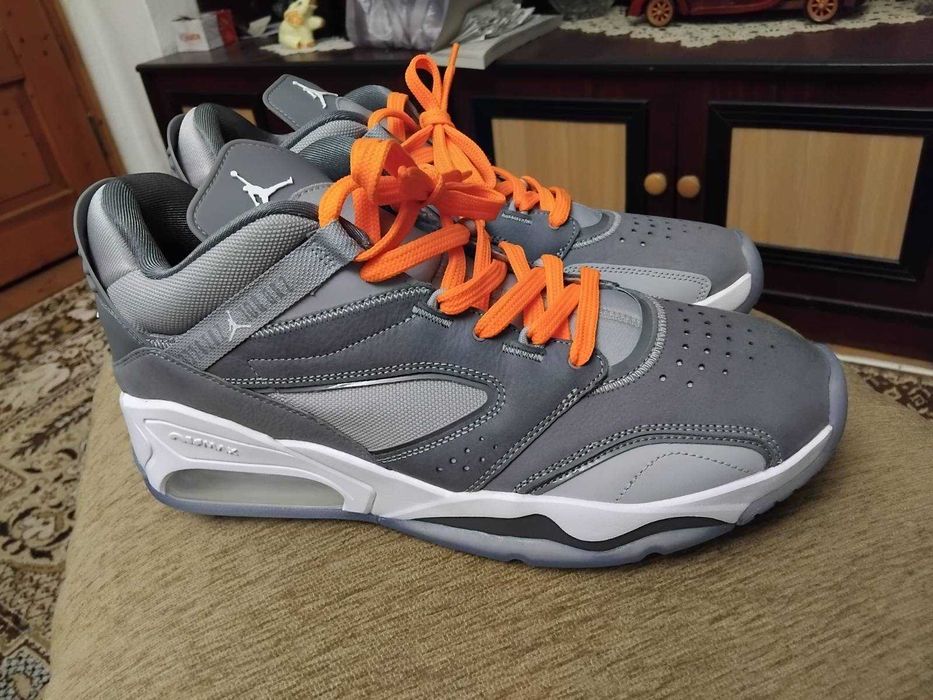 Nike Air Jordan Point Line номер 47,5 31 см стелка , естествен набук! Чисто Нови!