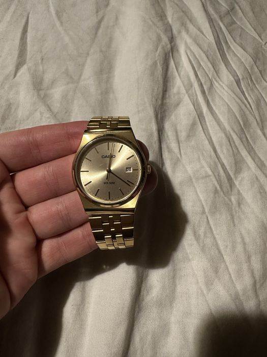 Ceas casio auriu