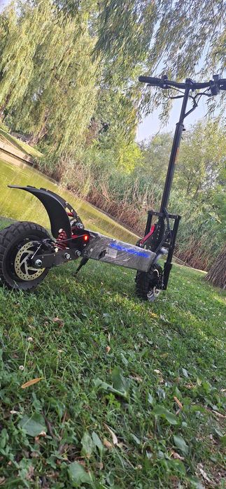 Trotineta impecabila - Solida si rapida  motor 1300w 2025 52v18a