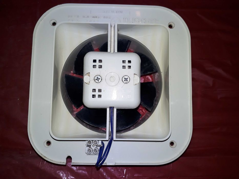 Продава се вентилатор за баня "Aliberti"