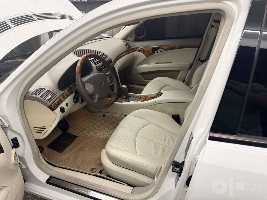 Mercedes-Benz E240