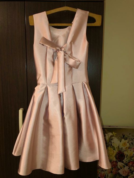 Rochie eleganta roz cu spate gol