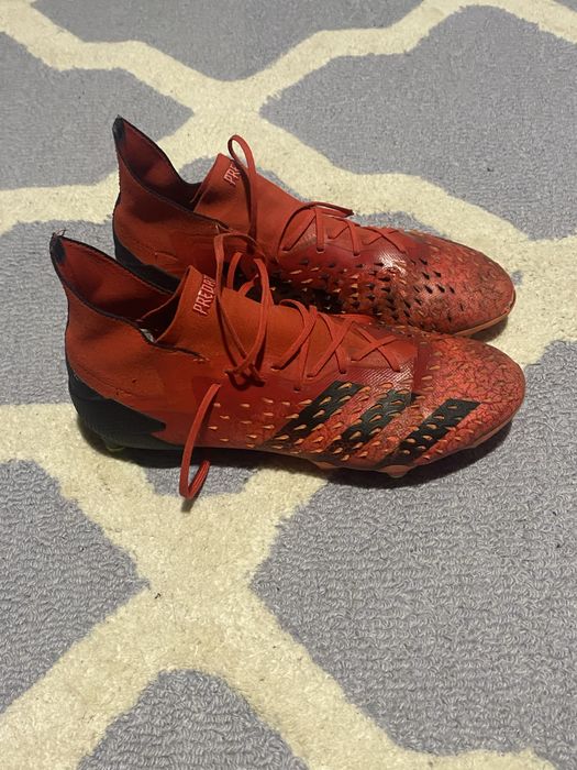 Ghete fotbal adidas predator