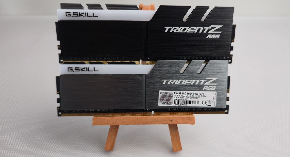 RAM памет DDR4 Gskill Trident RGB 2x8GB 16GB 3200Mhz CL16