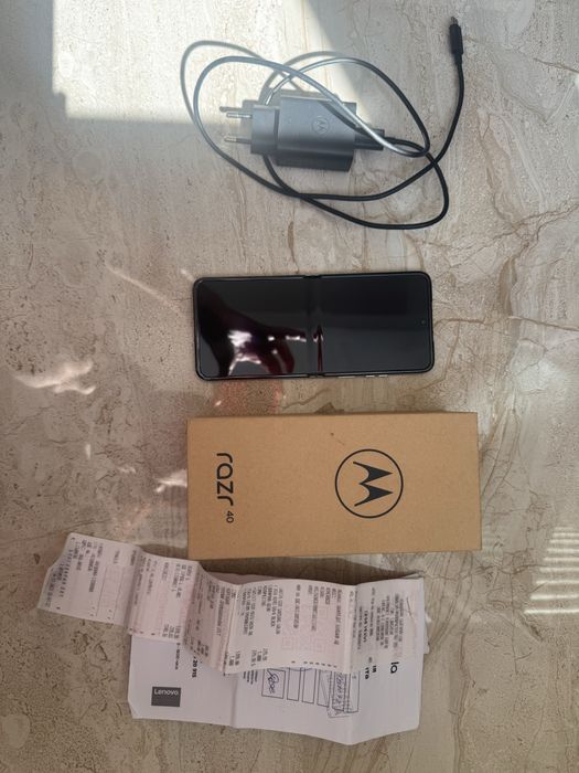 Motorola razr 40 Vanilla Cream