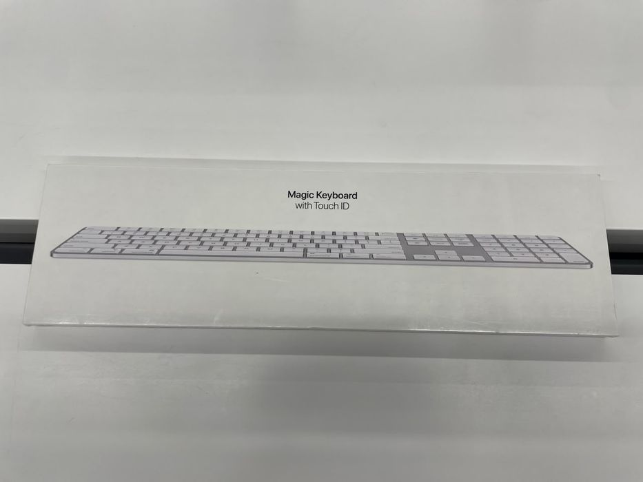 Magic mouse and keyboard by Apple