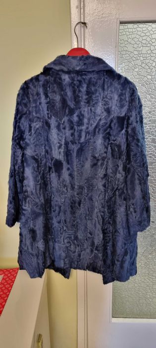 Палто от естествен астраган