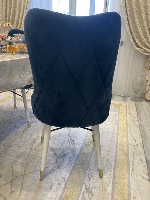 Продам стол стульями