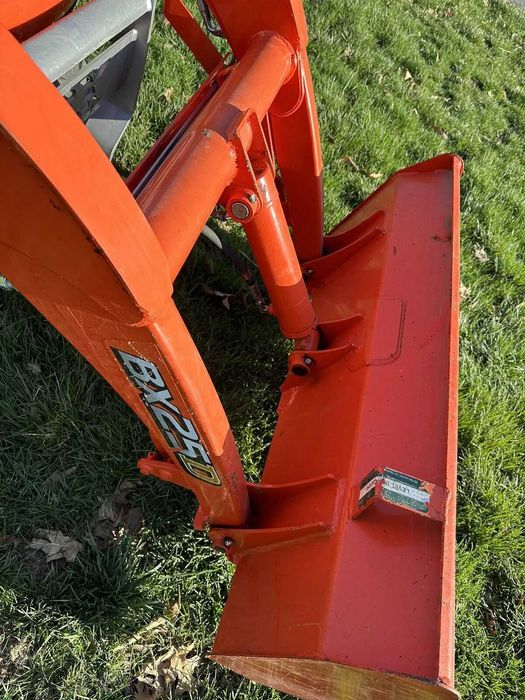 Трактор КУБОТА BX25 с товарач и багер