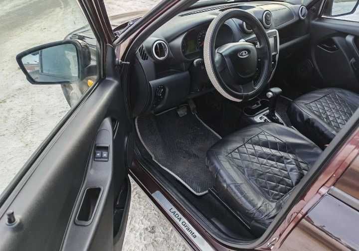 ВАЗ Лада гранта 2012 год автомат