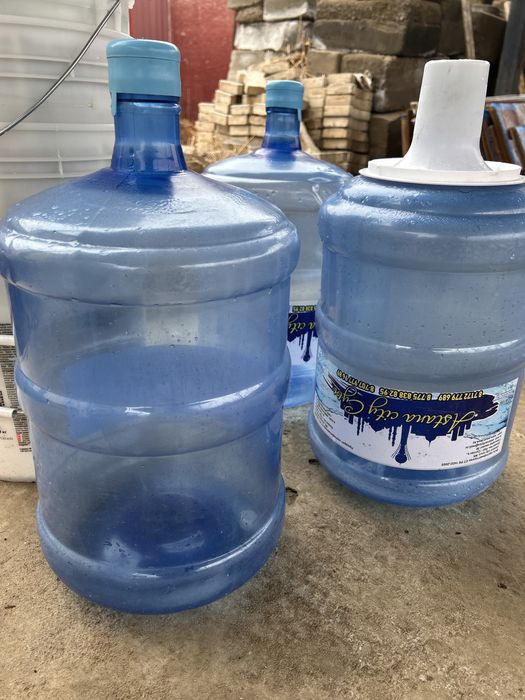 Диспенсер( в хорошем состоянии)