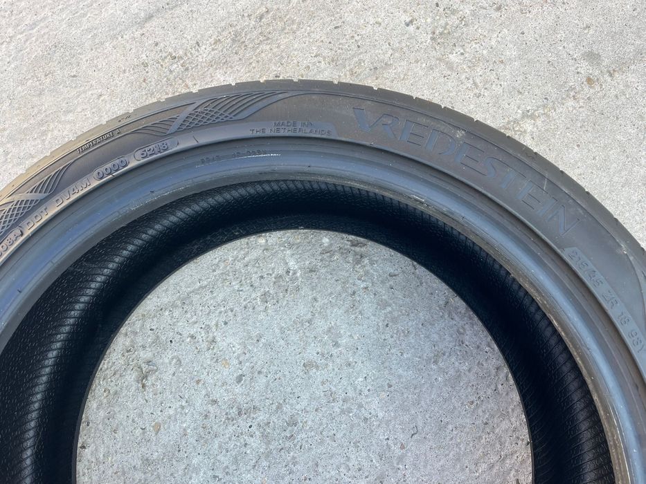Set anvelope vara 215 45 18 vredestein