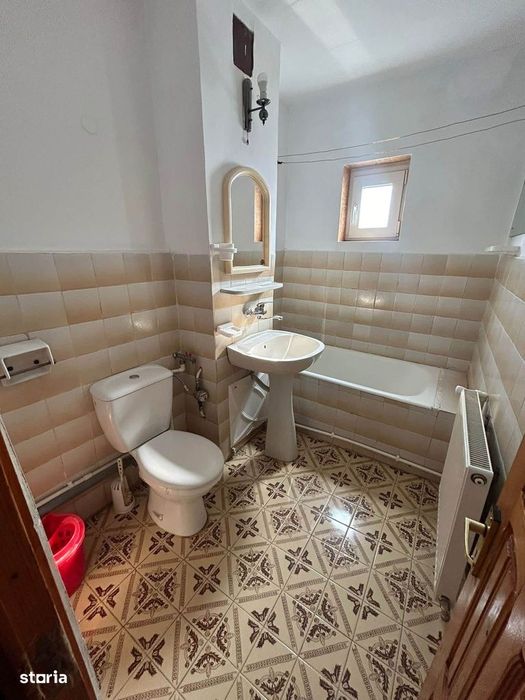 De inchiriat apartament 2 camere, zona scolii nr.1,mobilat si utilat