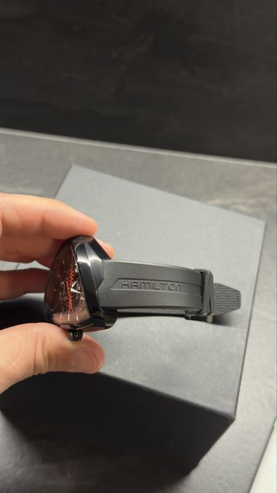 Hamilton Ventura Elvis Skeleton