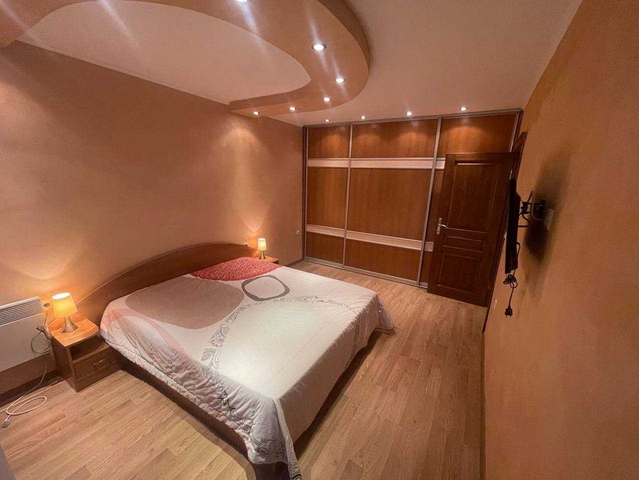 Продава се Тристаен апартамент в Бургас, Лазур - 110 кв.м за 2273 €/кв.м - Снимка #19