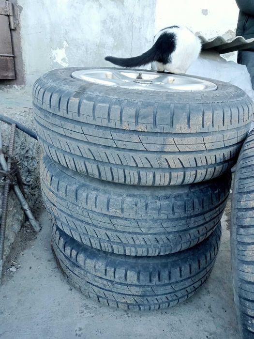 Продам диски с резиной на Ауди.