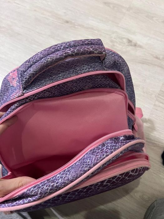 Рюкзак для школьницы/