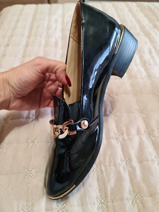 Обувки лак  40номер