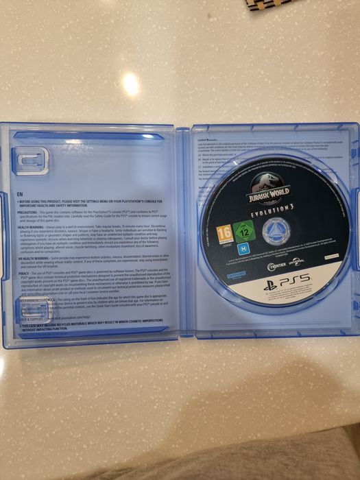 UFC 5 и Jurassic World Evolution 3