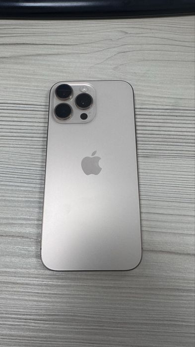 Продам Iphone 16 pro max 256