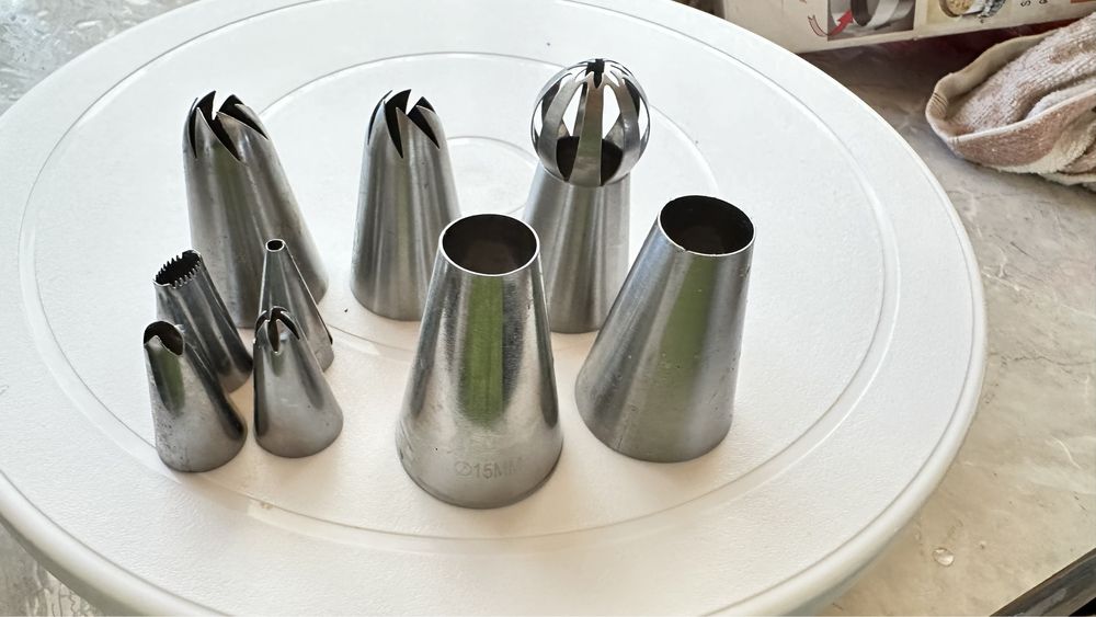 Продаю инструменты и для кондитеров.