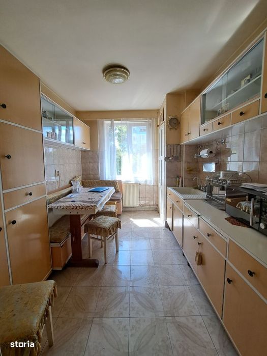 Apartament 2 camere, etajul 2, bld Decebal