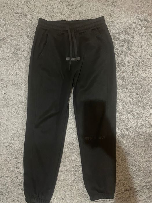 Pantaloni essentials