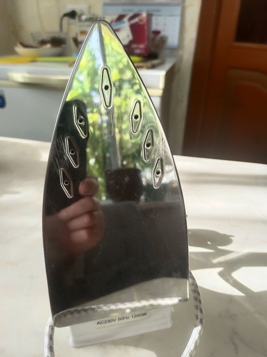 Продам утюг новый