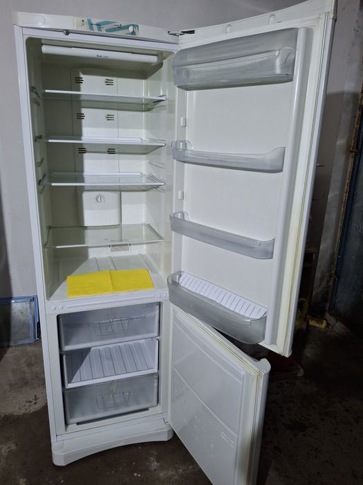 Арзан Холодильник Индезит сатылады.